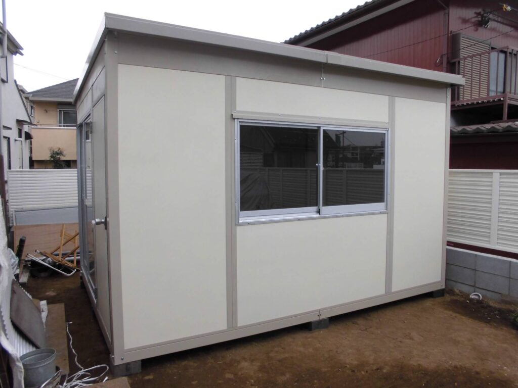 東京都内　パネルハウス(プレハブ)　商用倉庫