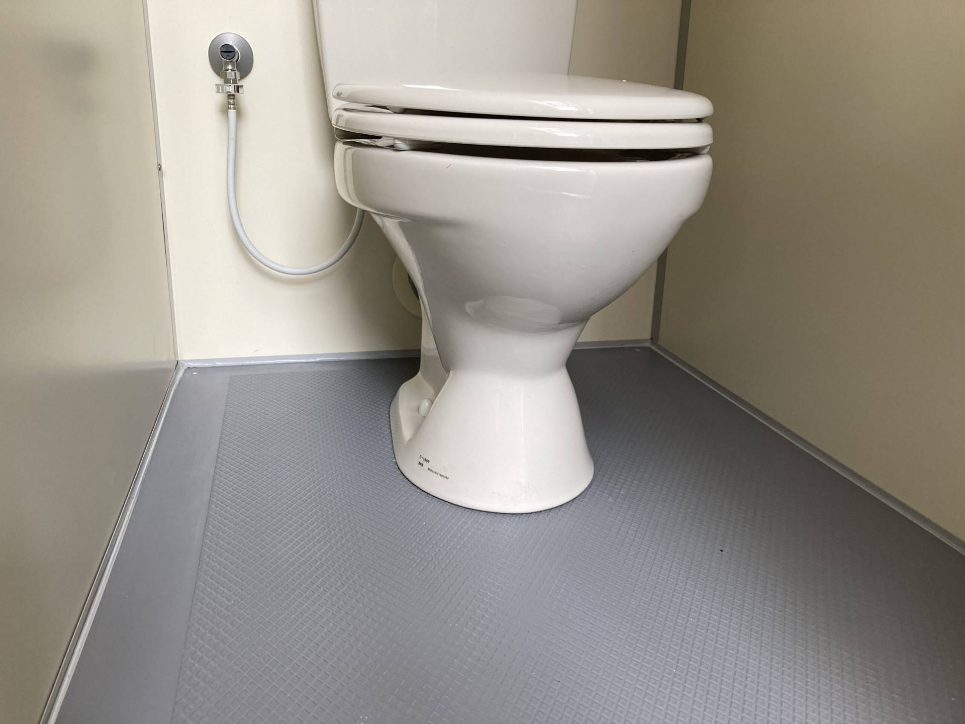 埼玉県草加市 仮設トイレ 会社トイレ