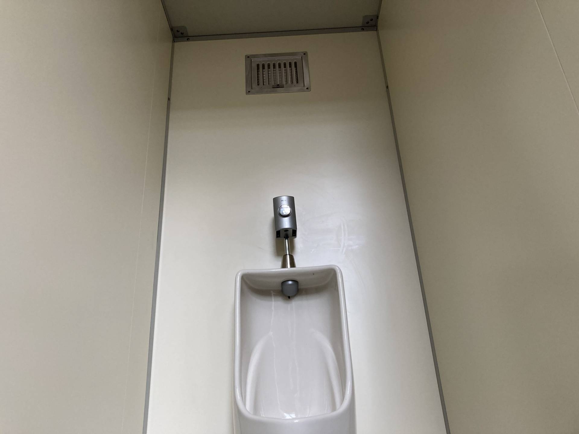 埼玉県草加市 仮設トイレ 会社トイレ