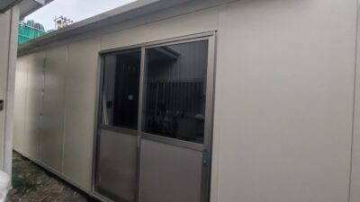 神奈川県横浜市　パネルハウス　プレハブ　会社備品倉庫