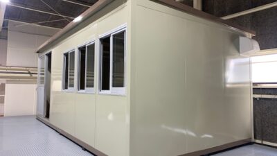 神奈川県横浜市　パネルハウス　プレハブ　倉庫内事務所