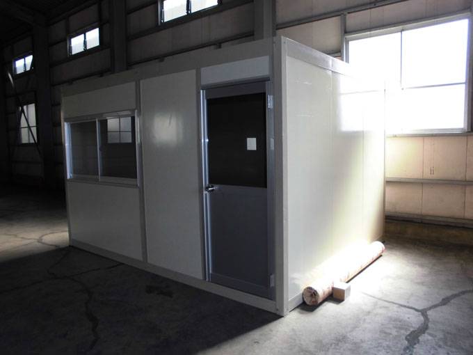 埼玉県三郷市　パネルハウス(プレハブ)