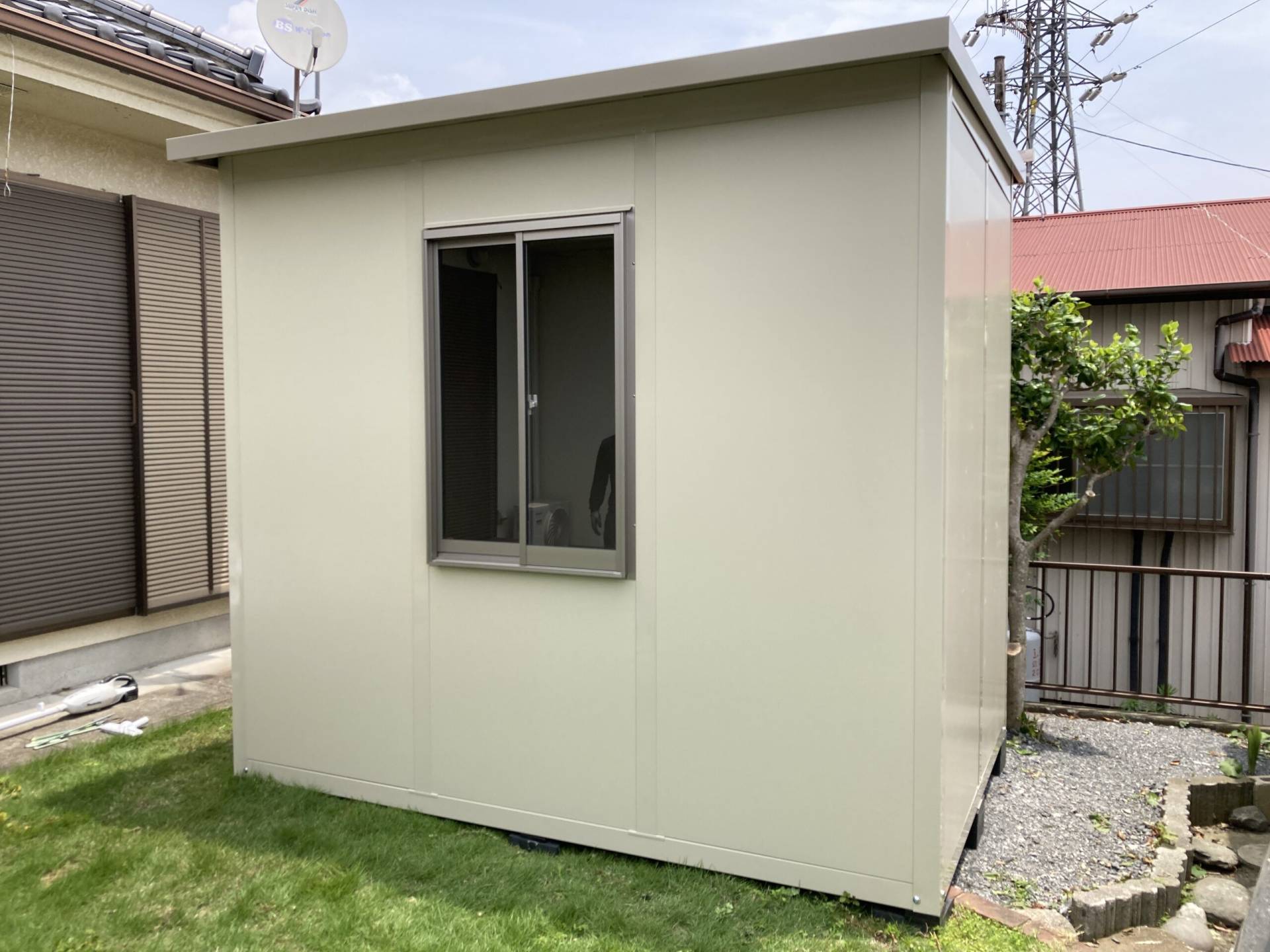 神奈川県秦野市　パネルハウス(プレハブ)　従業員詰所