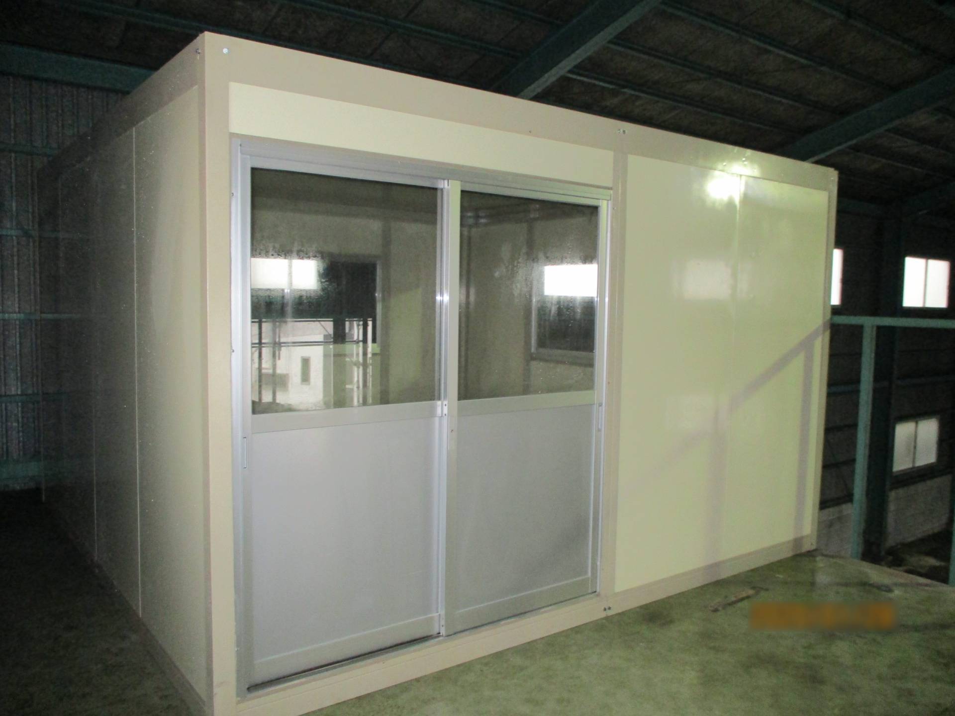 埼玉県八潮市　パネルハウス(プレハブ)