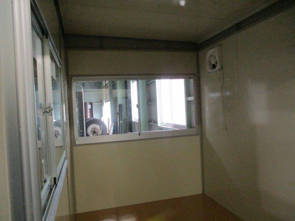 神奈川県高座郡　パネルハウス(プレハブ)　工場内休憩室