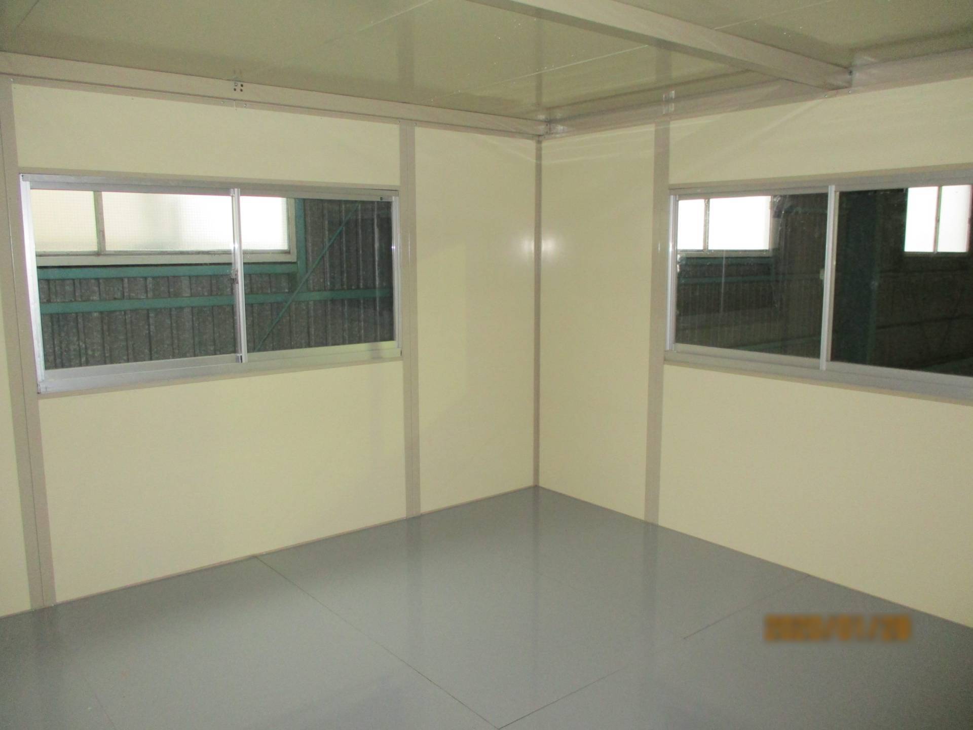 埼玉県八潮市　パネルハウス(プレハブ)