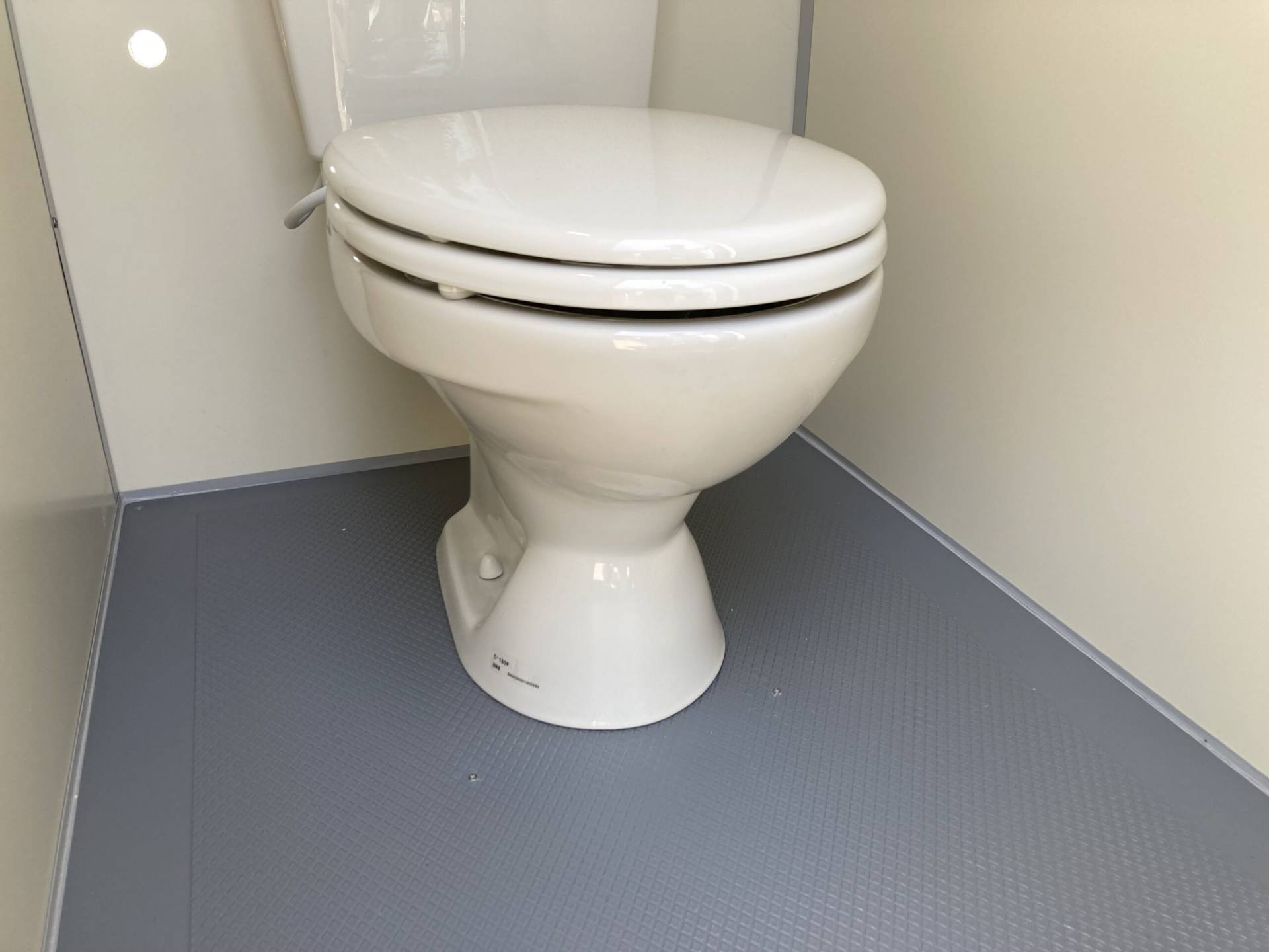 神奈川県厚木市　幼稚園トイレ