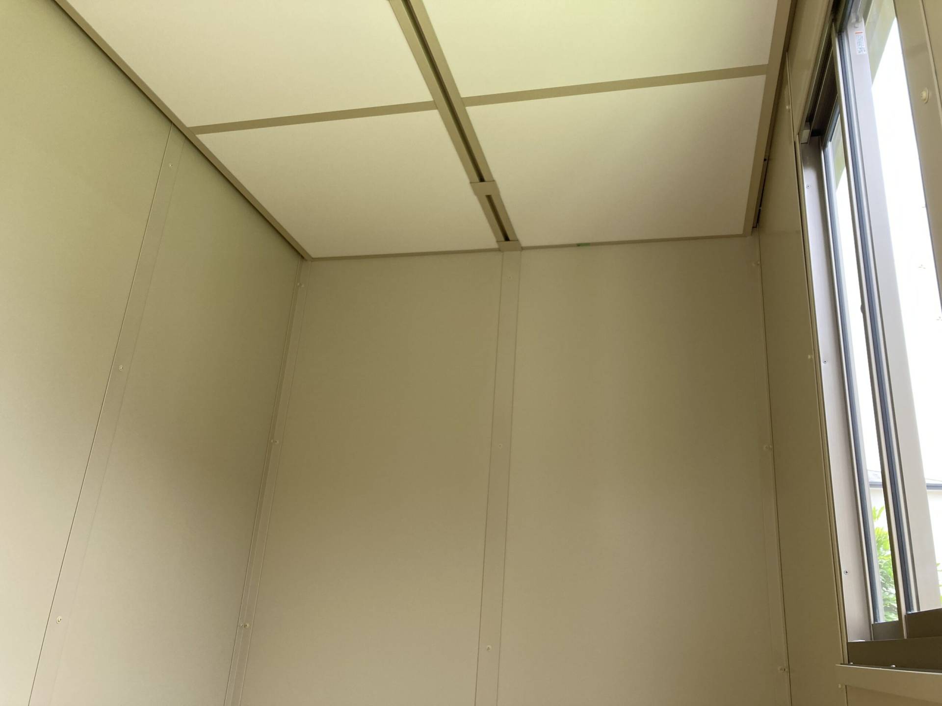 神奈川県秦野市　パネルハウス(プレハブ)　従業員詰所