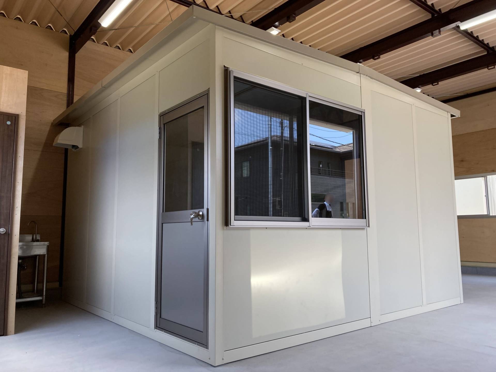 埼玉県所沢市　パネルハウス(プレハブ)　工場内事務所