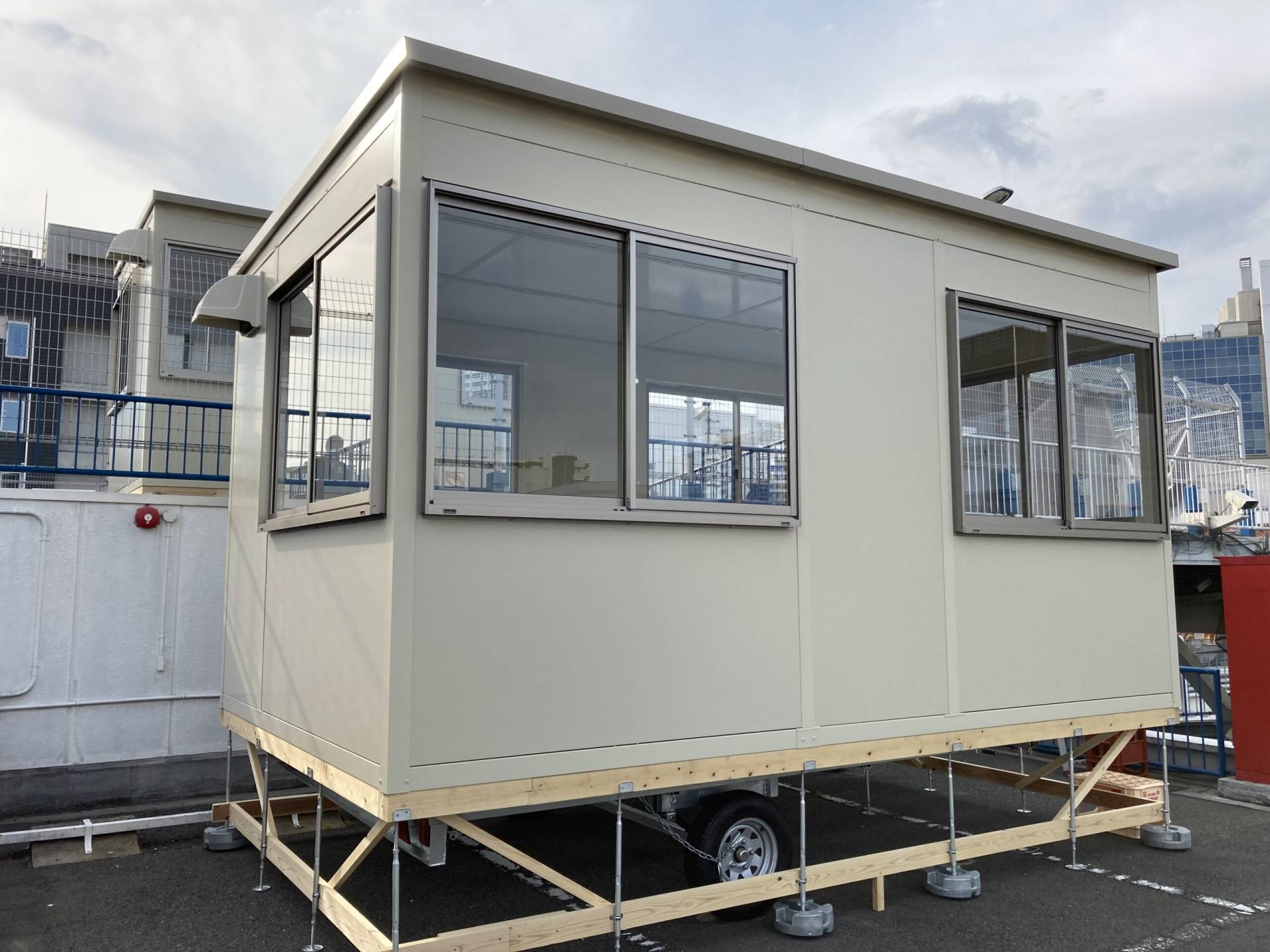 東京都立川市　パネルハウス(プレハブ)