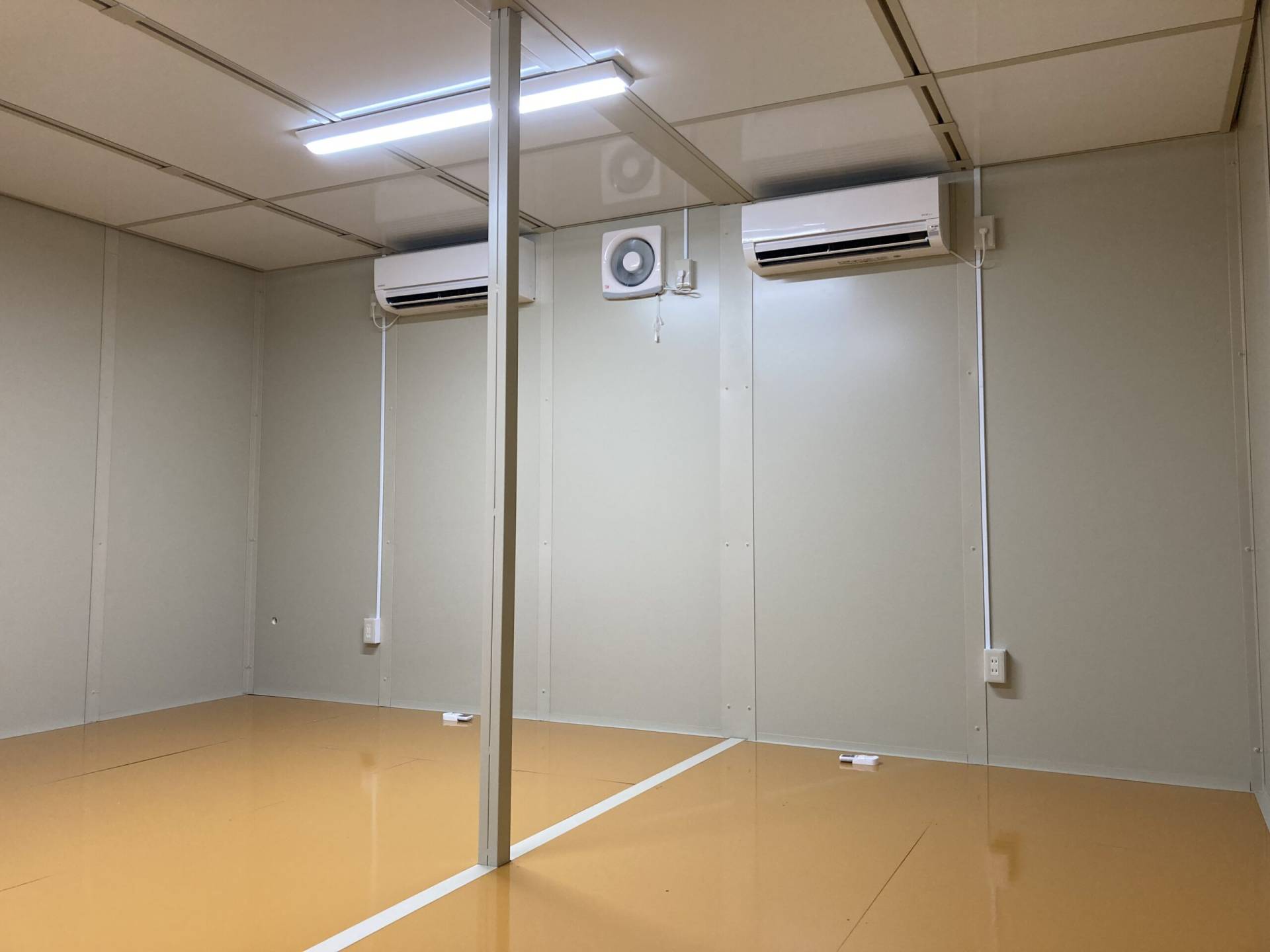 神奈川県大和市　パネルハウス(プレハブ)　会社作業室