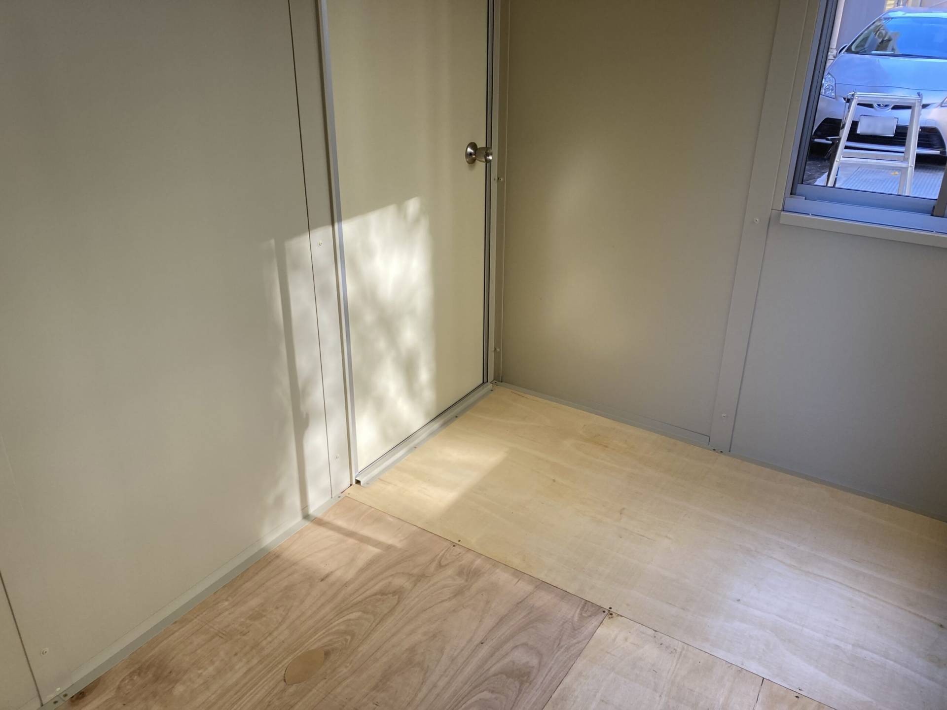 東京都新宿区　パネルハウス(プレハブ)　学校守衛室