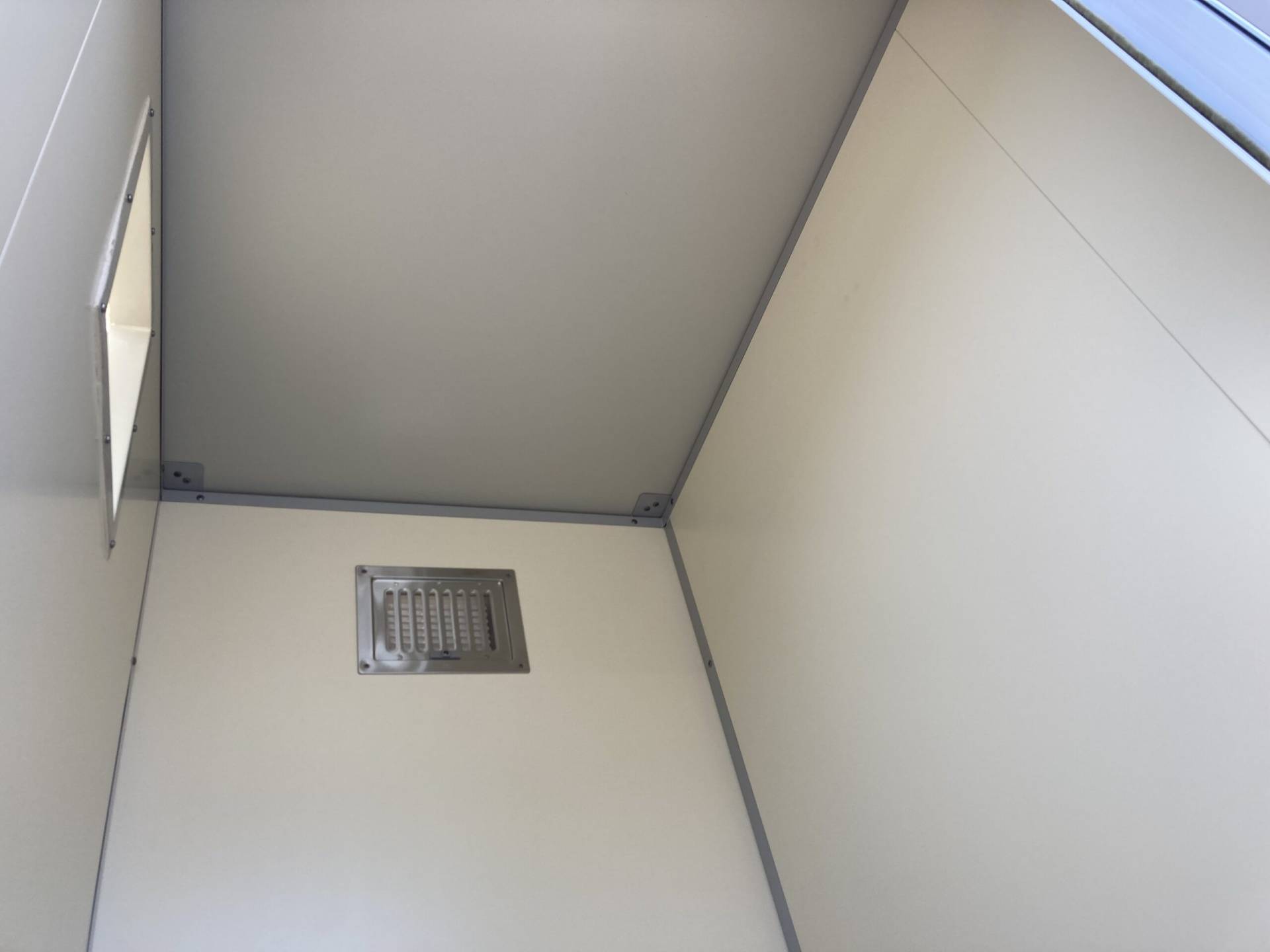 神奈川県厚木市　幼稚園トイレ