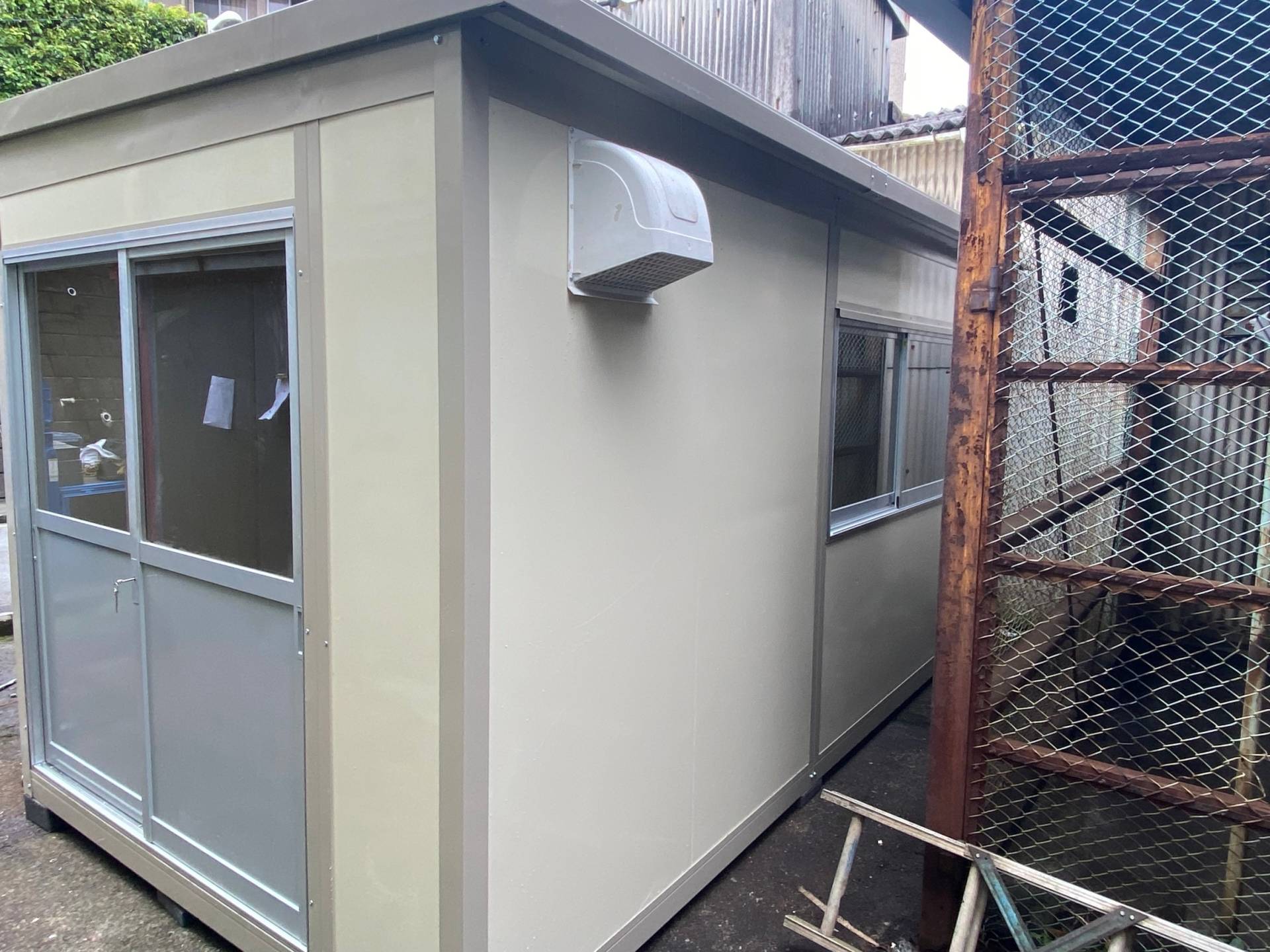 神奈川県横浜市保土ヶ谷区　パネルハウス(プレハブ)　会社休憩室