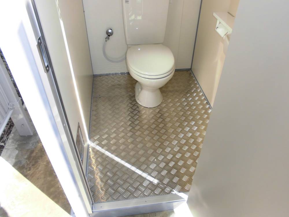 神奈川県平塚市　快適トイレ・屋外トイレ