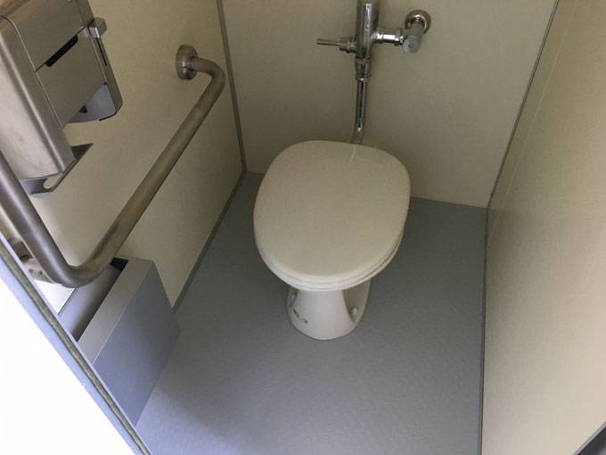 神奈川県鎌倉市　A社　仮設トイレ(屋外トイレ)