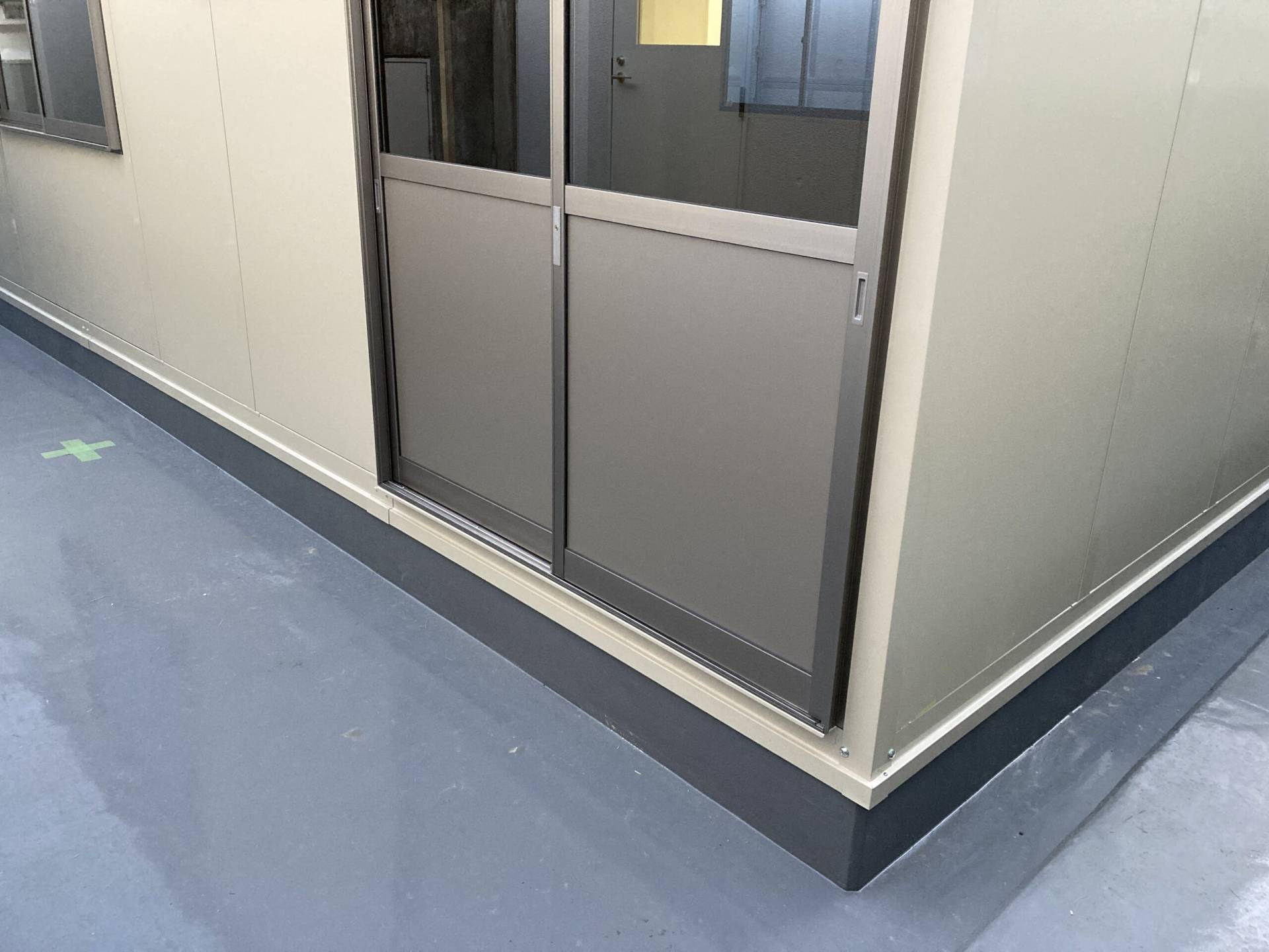 埼玉県川口市　パネルハウス(プレハブ)　会社休憩室