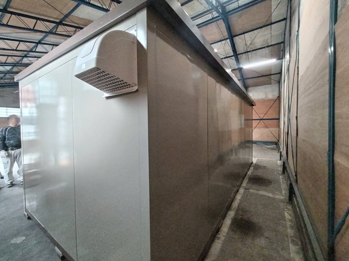 神奈川県横浜市鶴見区　パネルハウス(プレハブ)　会社倉庫