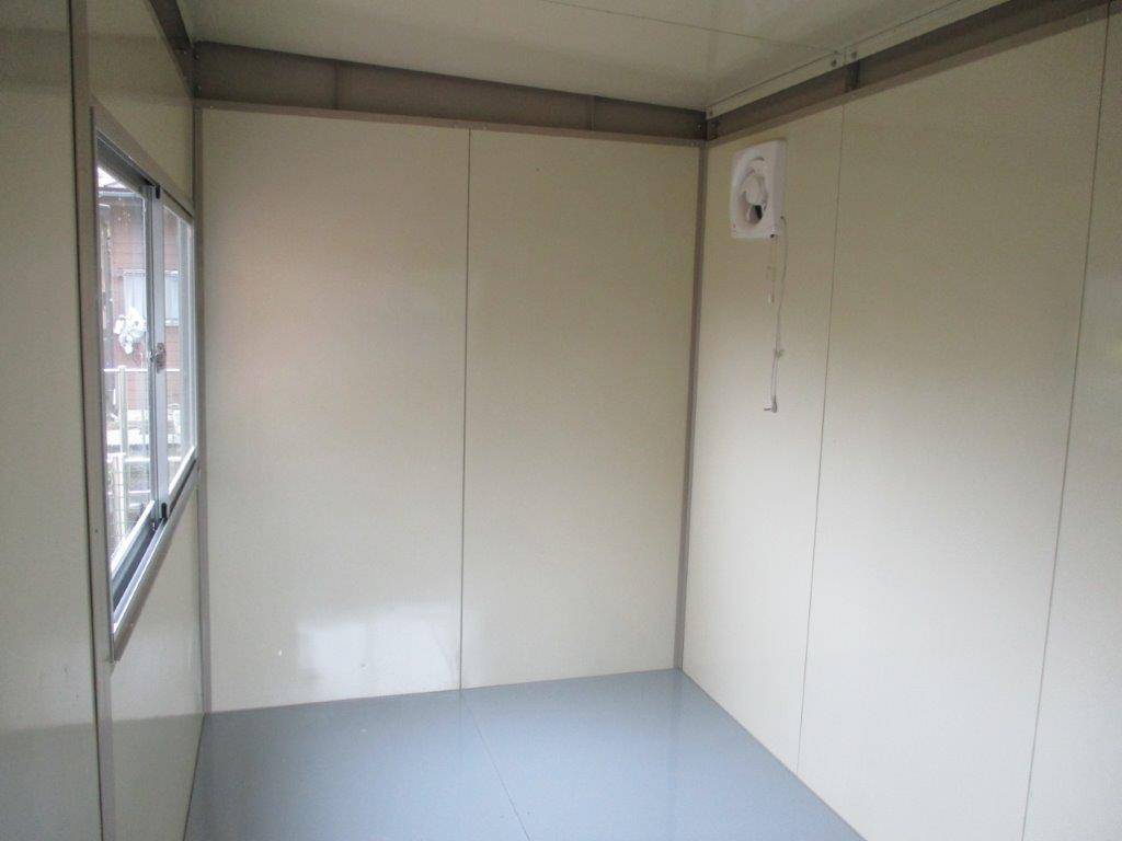 東京都府中市　パネルハウス(プレハブ)