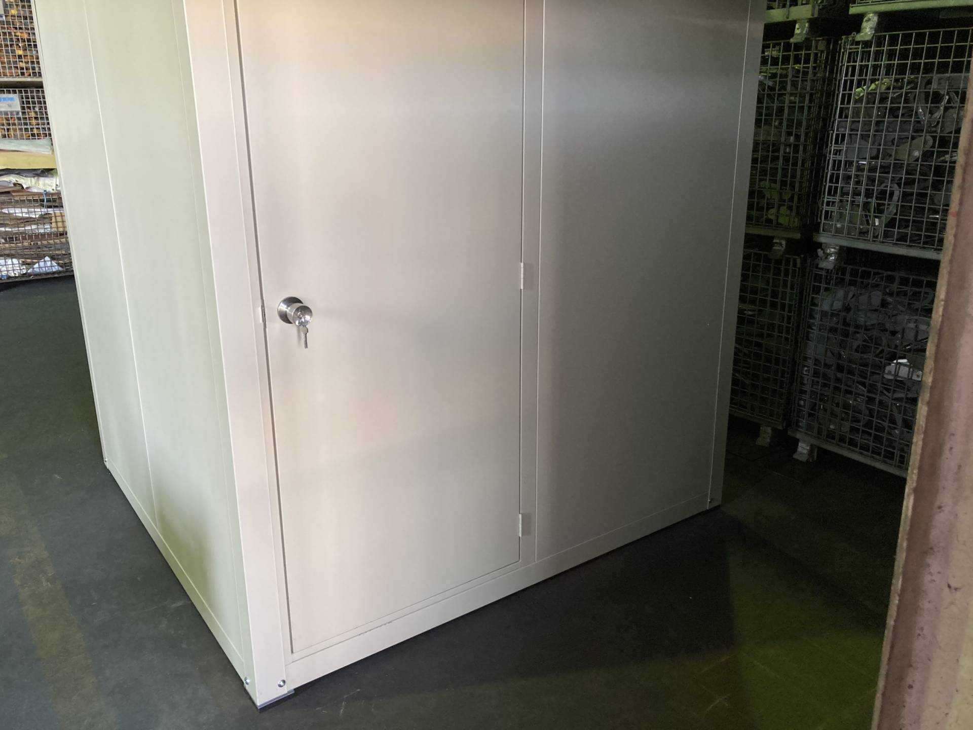 東京都江東区　ガードマンボックス