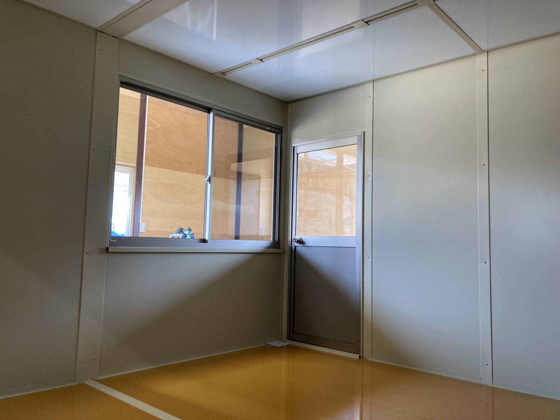 埼玉県所沢市　パネルハウス(プレハブ)　工場内事務所