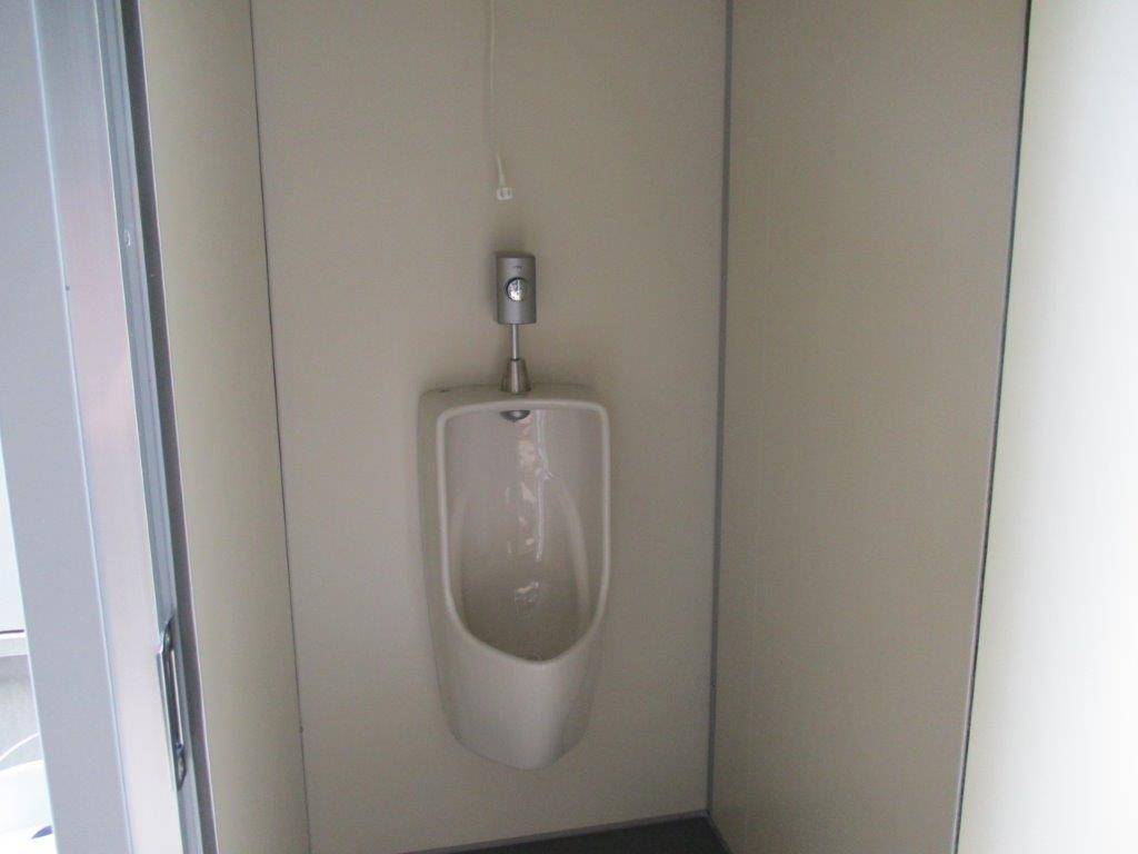 千葉県千葉市　会社トイレ　仮設トイレ