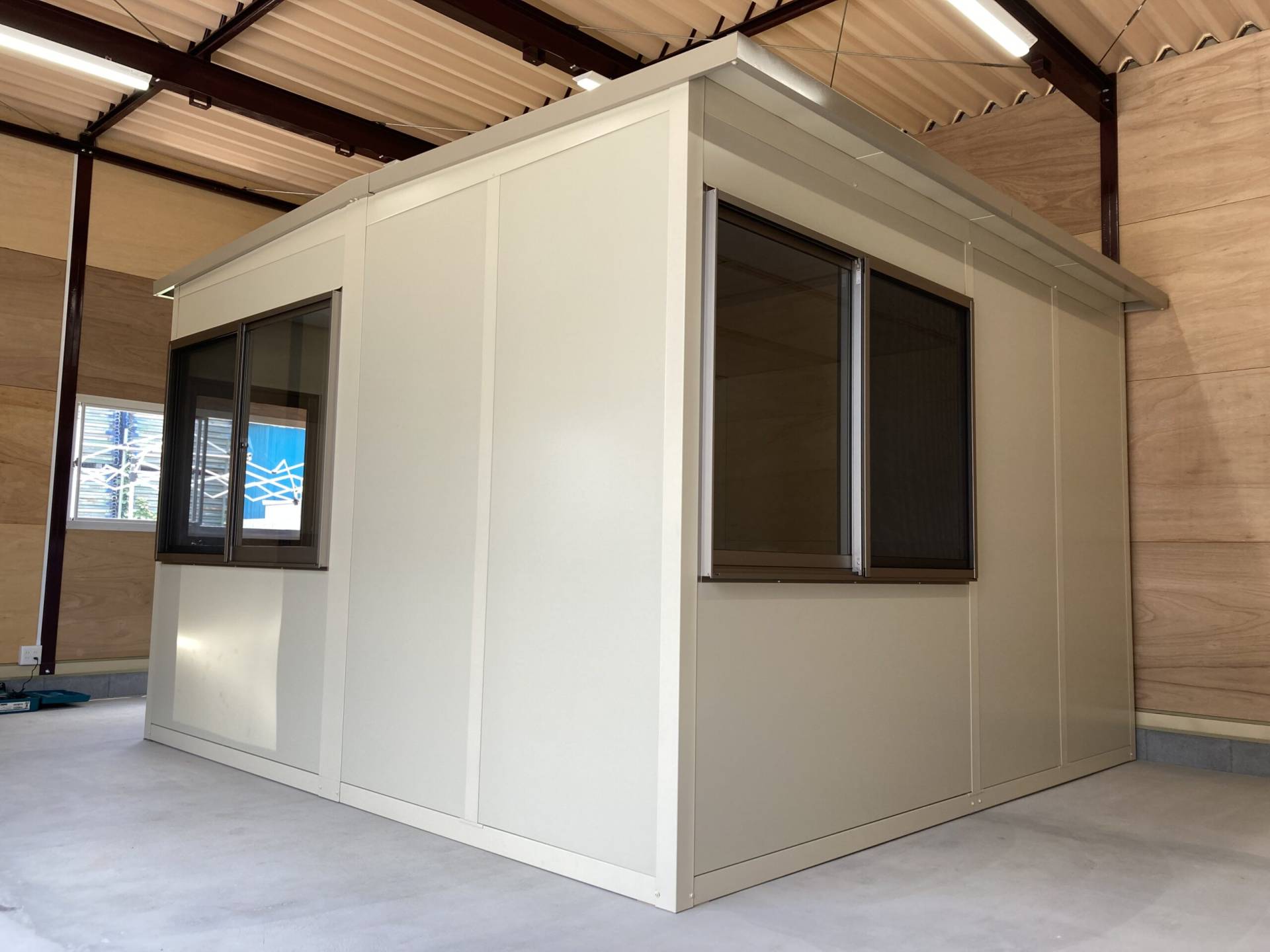 埼玉県所沢市　パネルハウス(プレハブ)　工場内事務所