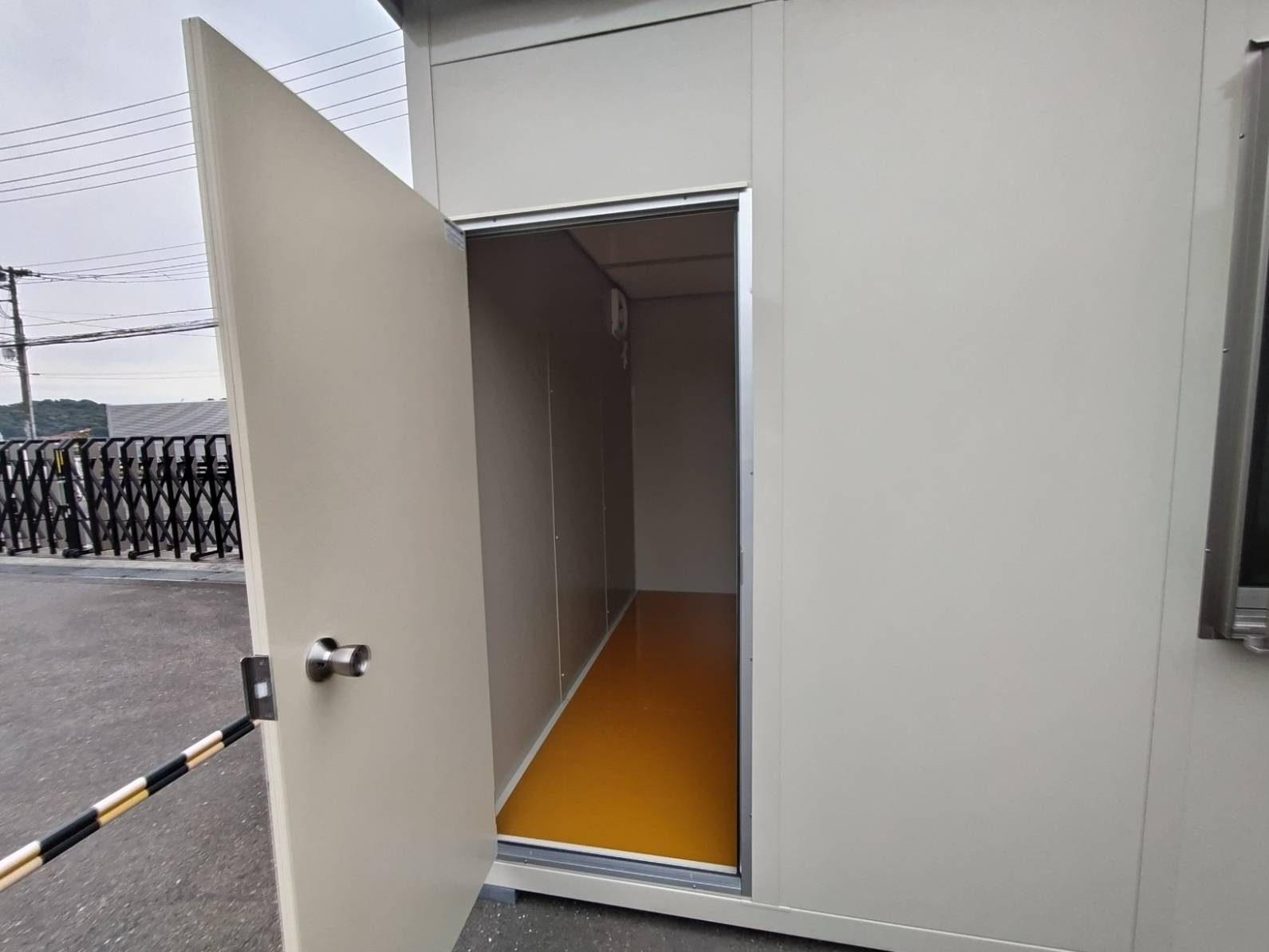 神奈川県横須賀市　パネルハウス(プレハブ)　会社倉庫