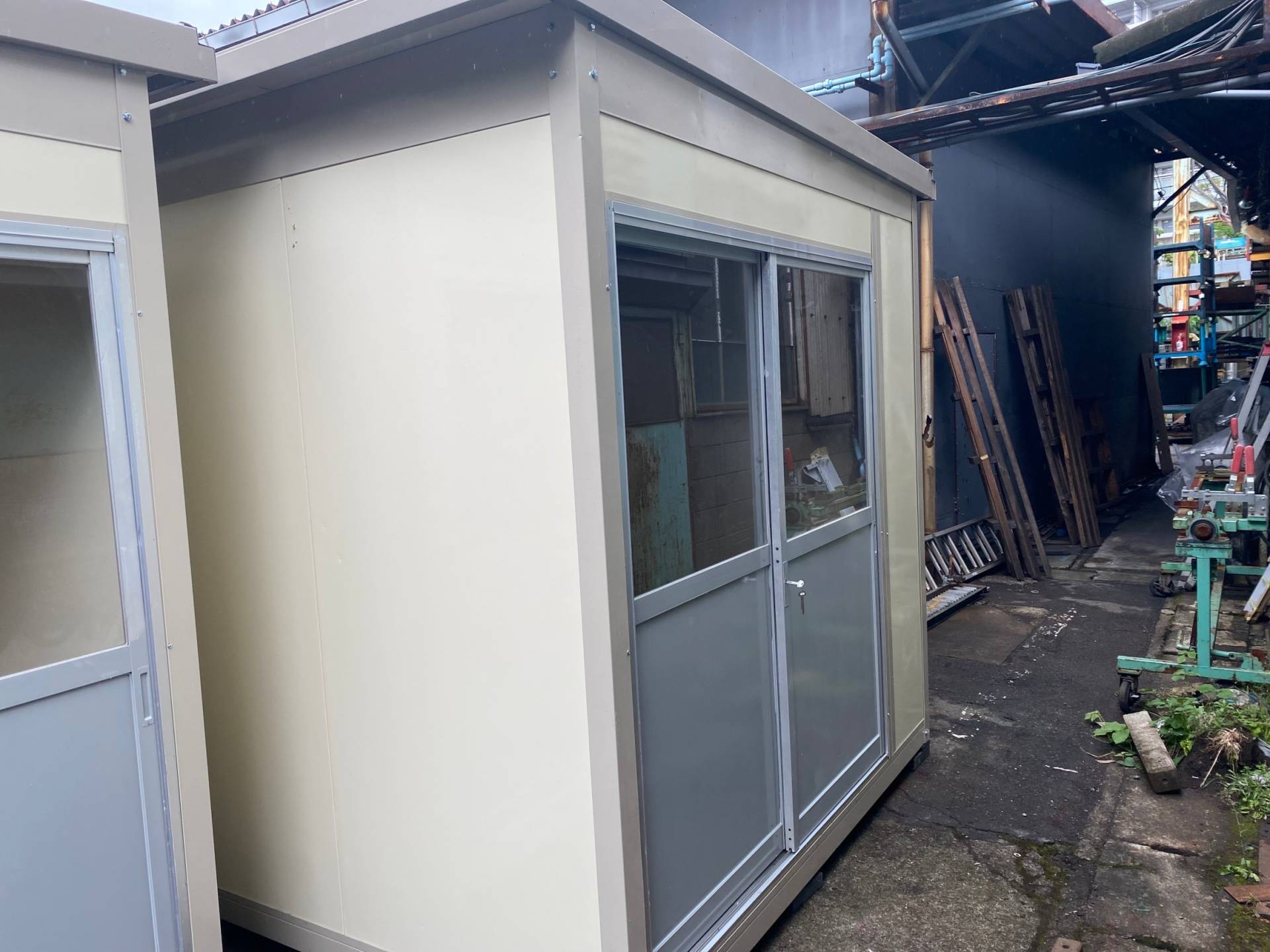 神奈川県横浜市保土ヶ谷区　パネルハウス(プレハブ)　会社休憩室