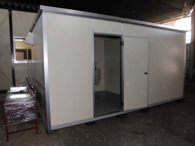 東京都世田谷区　S社　仮設トイレ(屋外トイレ)