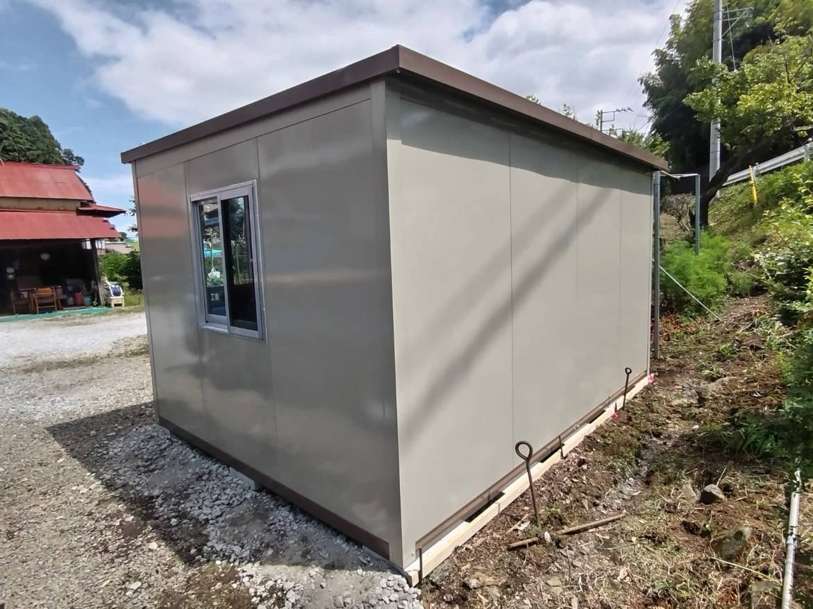 神奈川県秦野市　パネルハウス(プレハブ)　自宅倉庫
